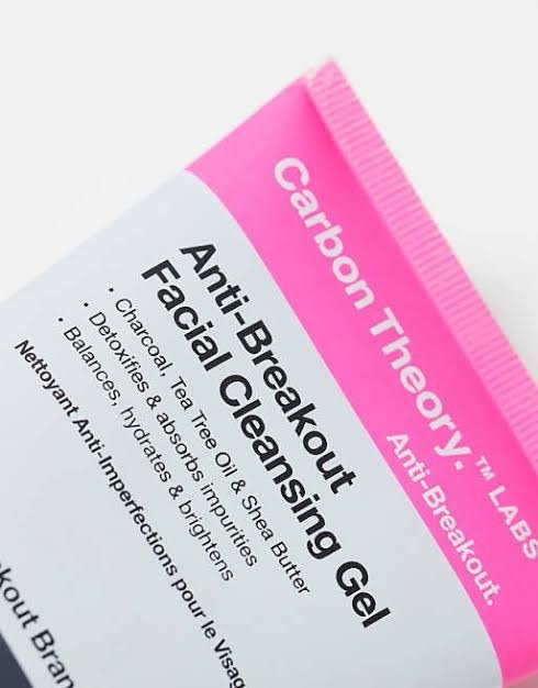 Carbon Theory Anti Breakouts Facial Cleansing Gel 150ml - Image 3
